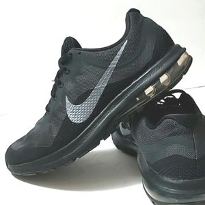 Nike Air Max Dynasty 2 Black and Grey Running Shoes